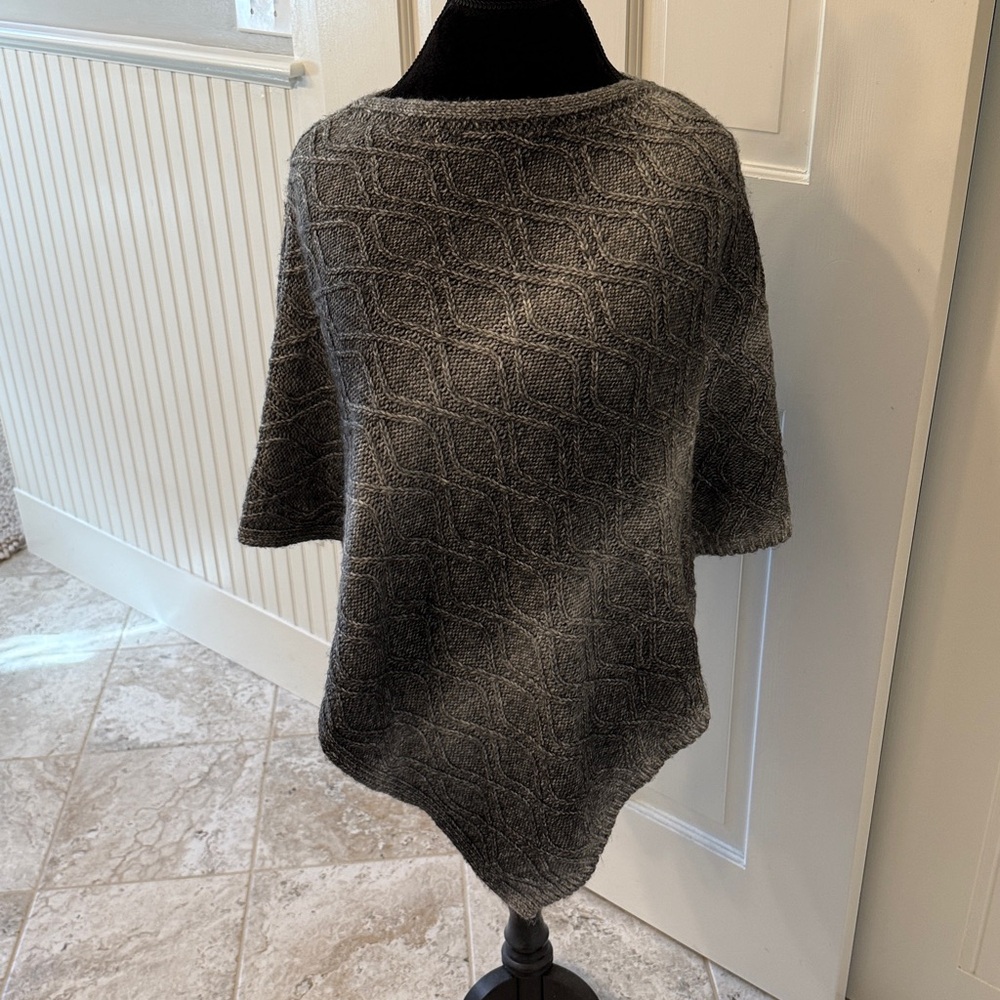 Elegant Gray Women's Poncho